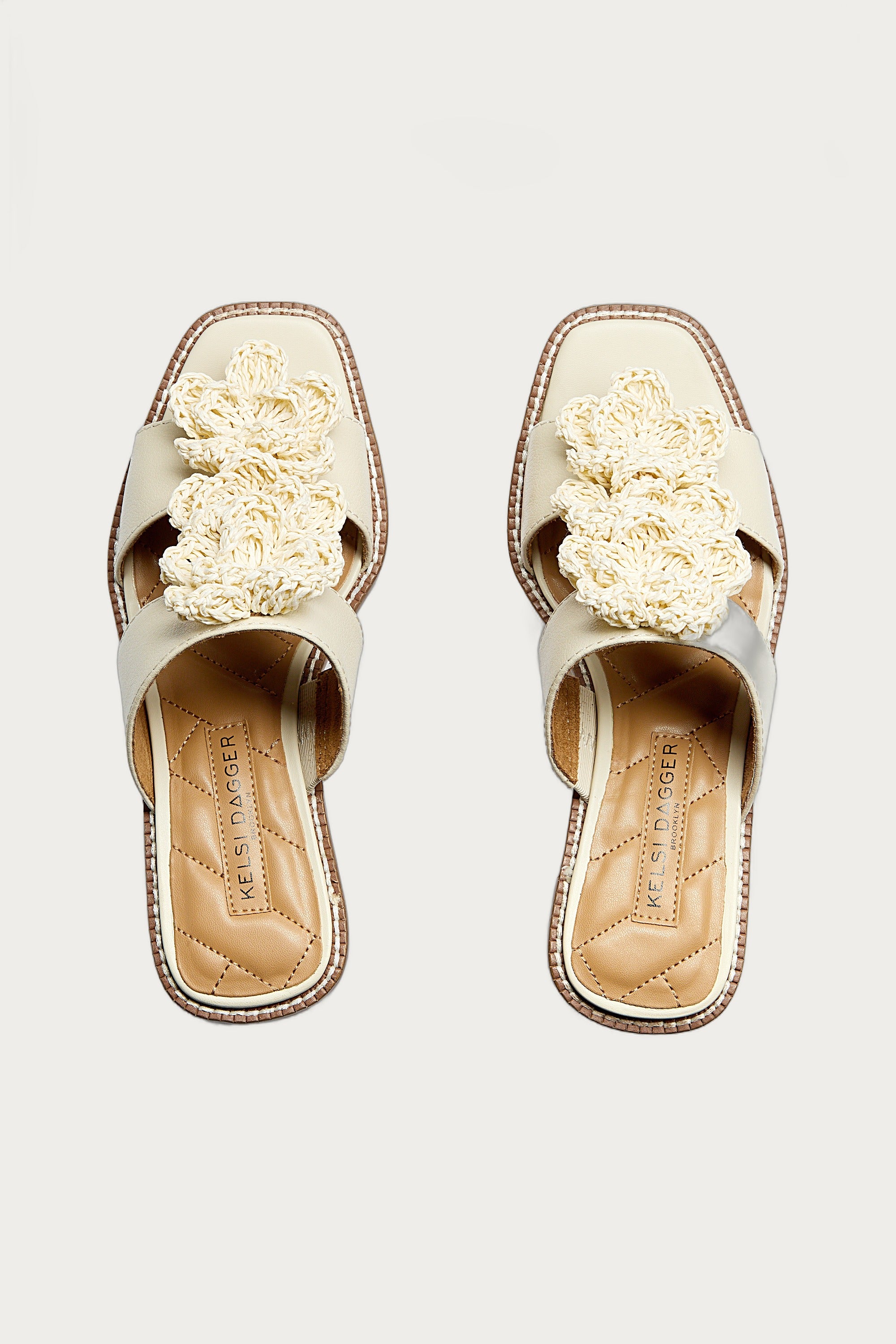 Grandy Raffia Flower Platform Sandals